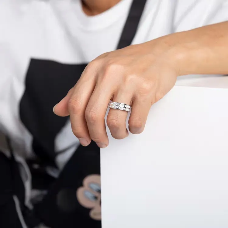 不锈钢合成锆石戒指 V.L双排锆石时尚轻奢镶钻指环百搭简约戒指