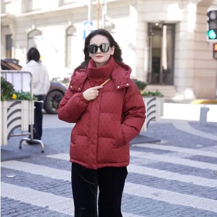 雅鹿优选百搭短款羽绒服女90白鸭绒时尚休闲连帽可拆卸加厚冬季