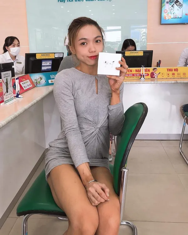 蓝牙耳机入耳式无线降噪最新款图片同款全套