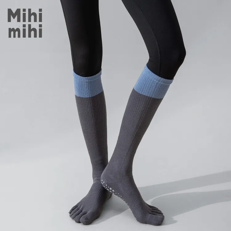 五指瑜伽袜子女专业运动防滑中筒袜分趾普拉提健身小腿袜