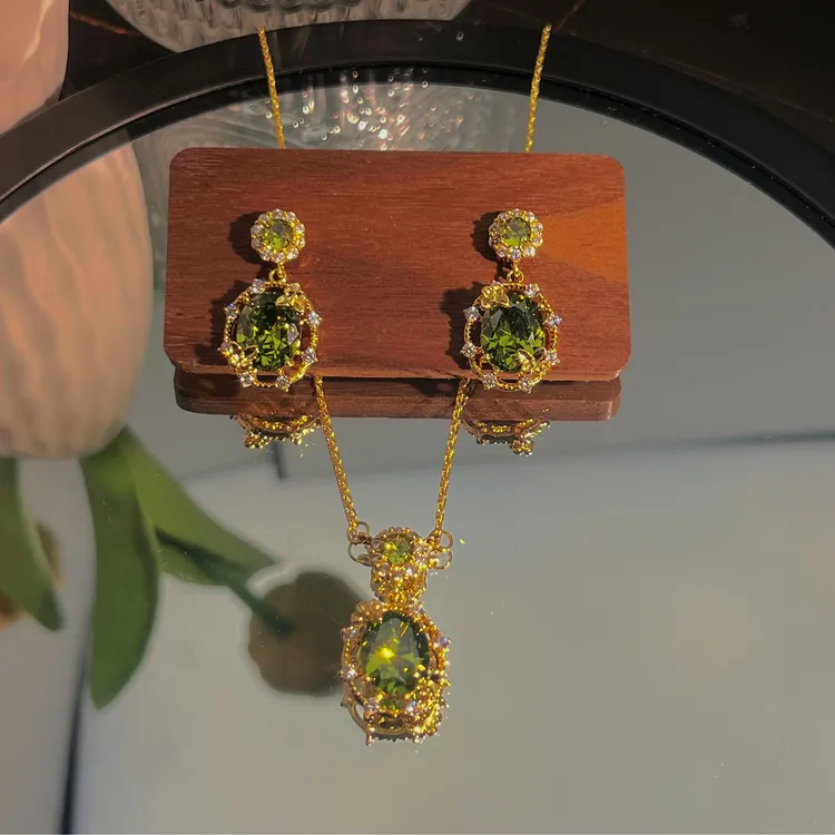 铜锆石项链 百搭时尚蝴蝶绿色轻奢耳环气质精致耳钉项链小众优雅