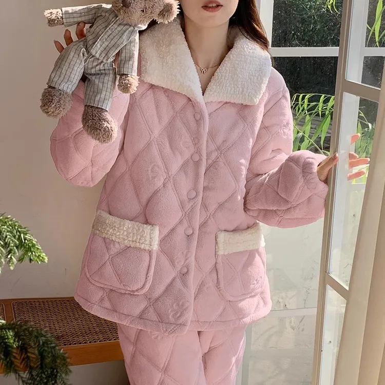 冬季三层夹棉珊瑚绒加厚保暖睡衣女甜美公主风开衫翻领家居服套装