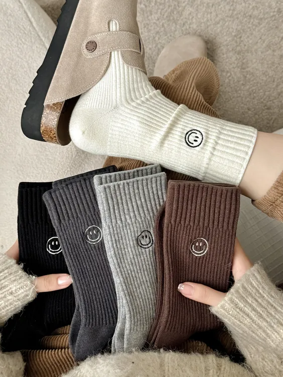 韩系笑脸羊绒袜子女秋冬款2024新款加绒加厚保暖中筒堆堆袜高腰袜
