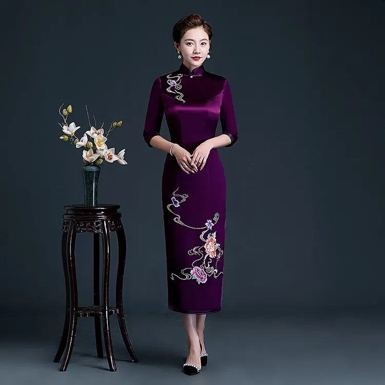 紫色绣花醋酸缎高端绣花母亲妈妈装喜婆婆长款七分袖复古改良旗袍