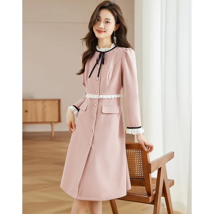 尚静法式赫本风加厚星空呢连衣裙2025冬季新款花边拼接系带A字裙