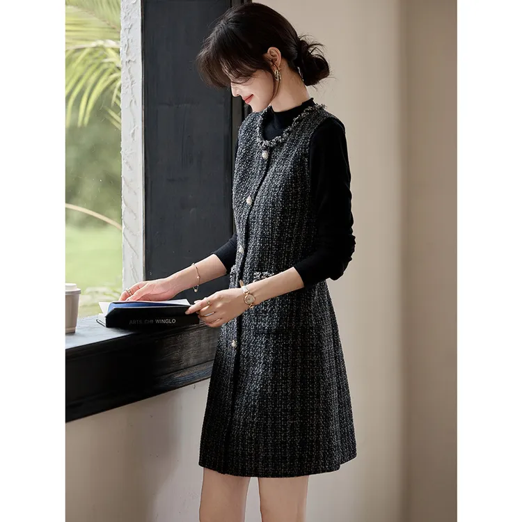 尚静小香风毛边含羊毛小黑裙2025冬季新款气质名媛粗花呢连衣裙