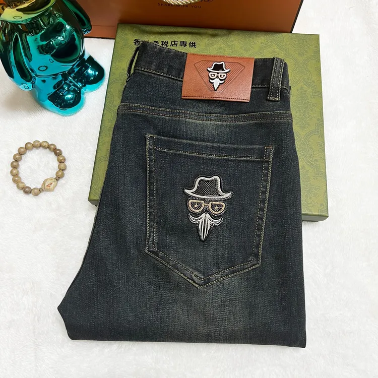 修身复古 潮流轻奢品质专柜大牌微弹直筒牛仔裤水洗秋冬休闲百搭