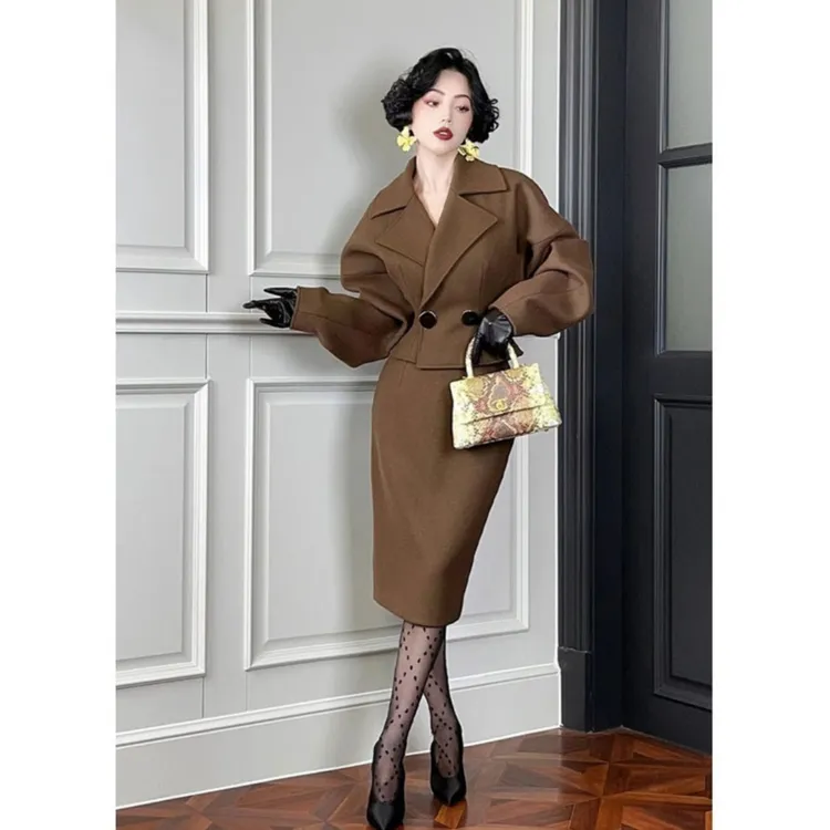 新款显瘦套装赫本风法式女装西装感半身裙冬季裙时尚轻奢法式气质