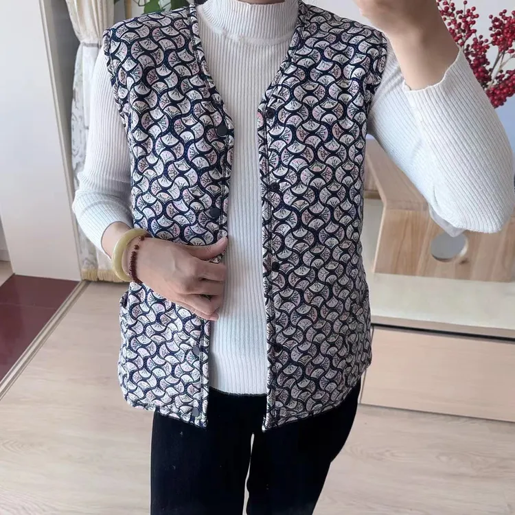 女马甲抗寒打底气质百搭妈妈款贴片弹力加绒秋冬家居碎花加厚女士