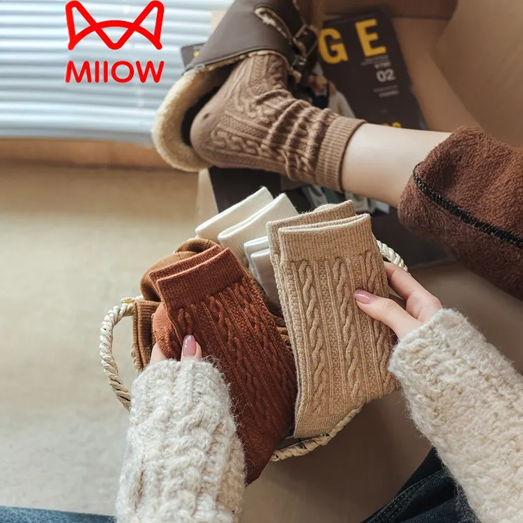 猫人羊毛袜秋冬女士复古麻花暗纹女袜中筒袜百搭堆堆袜棉袜女针织