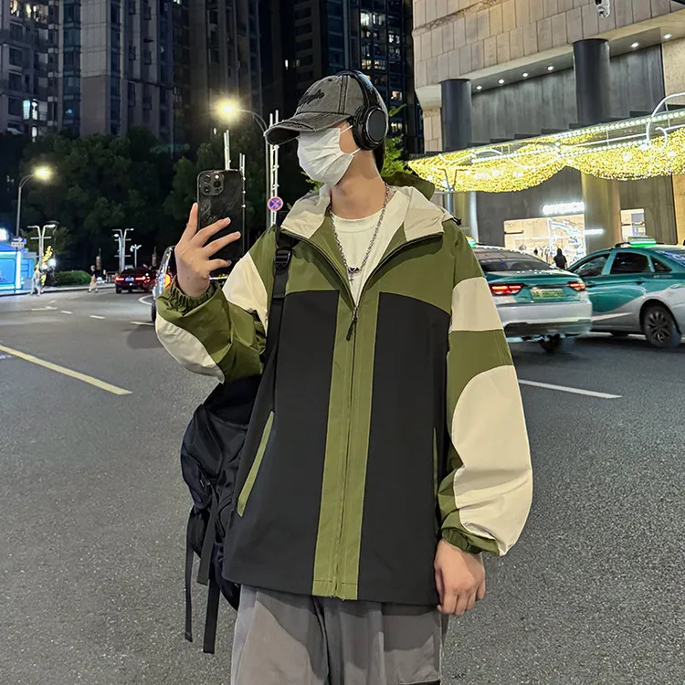 2024秋冬季新款夹克外套男女情侣款防泼水冲锋衣连帽百搭拼接潮流