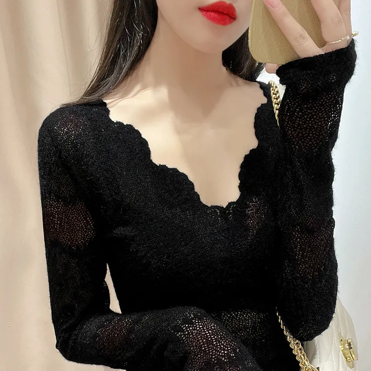 黑色V领长袖蕾丝打底衫女秋季新款内搭微透洋气上衣薄款气质小衫