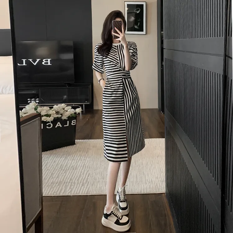 短袖气质条纹连衣裙女夏季显瘦遮肚子减龄时尚休闲法式高级感裙子