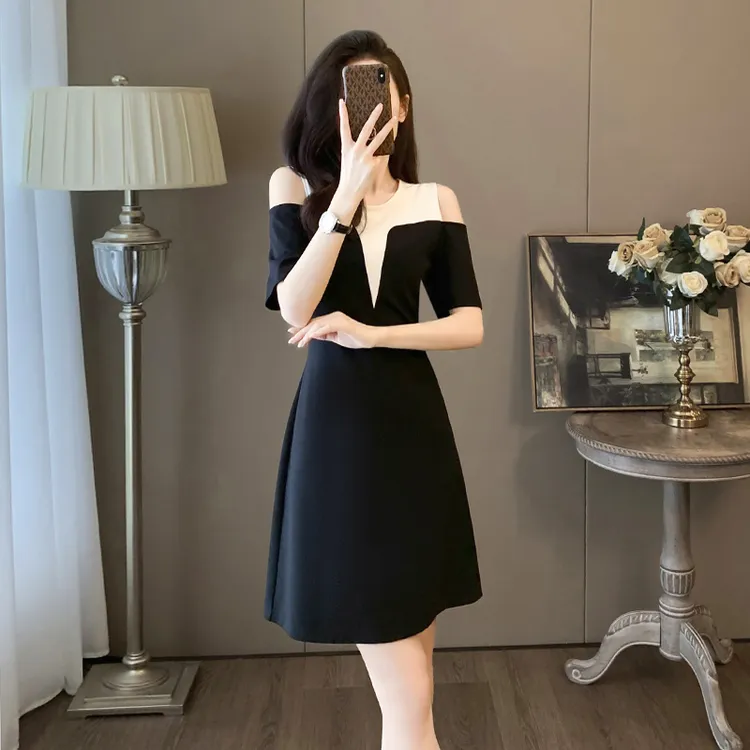 黑色露肩连衣裙女夏天显瘦法式小个子气质小黑裙洋气约会裙子