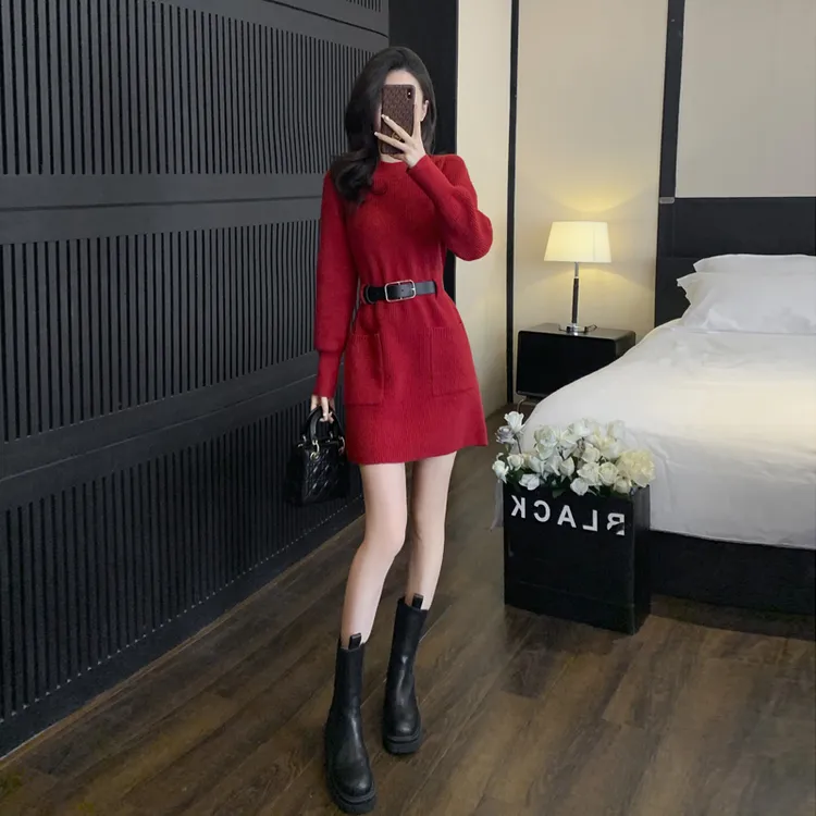 红色针织连衣裙女秋冬显瘦气质高级感小个子新年战袍毛衣裙洋气