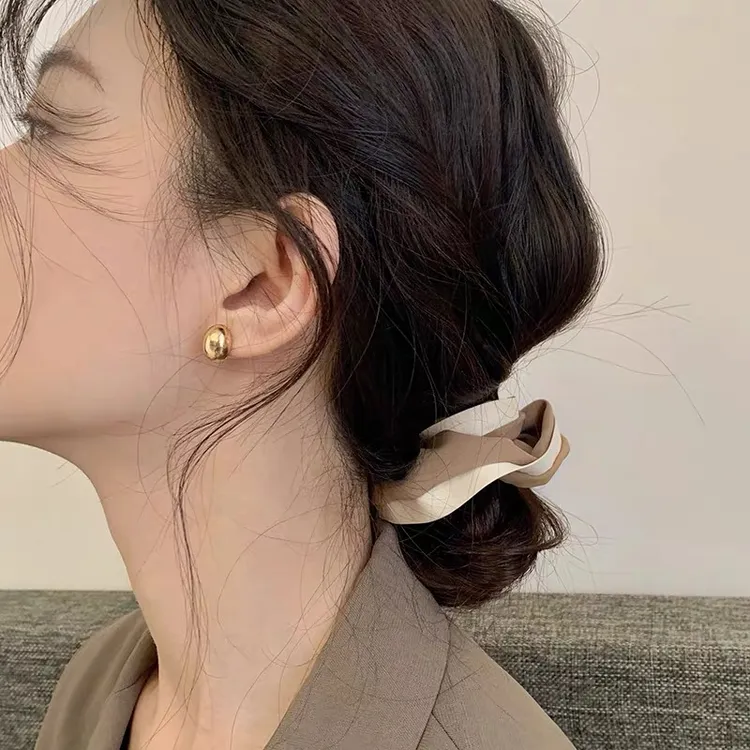 铜合金耳饰 925银针高级感法式金豆耳钉简约女夏小巧耳环耳饰