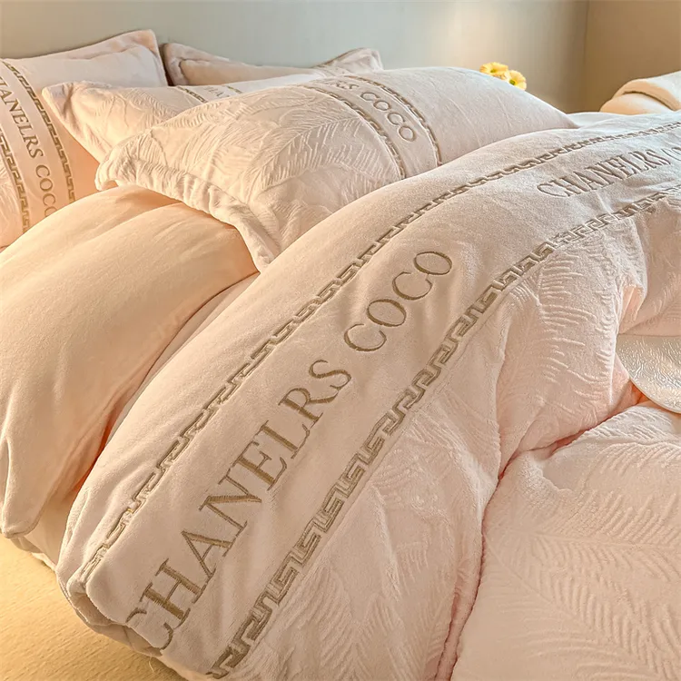 冬季雕花牛奶绒四件套法兰绒高级感加厚珊瑚绒床单被套床笠三件套