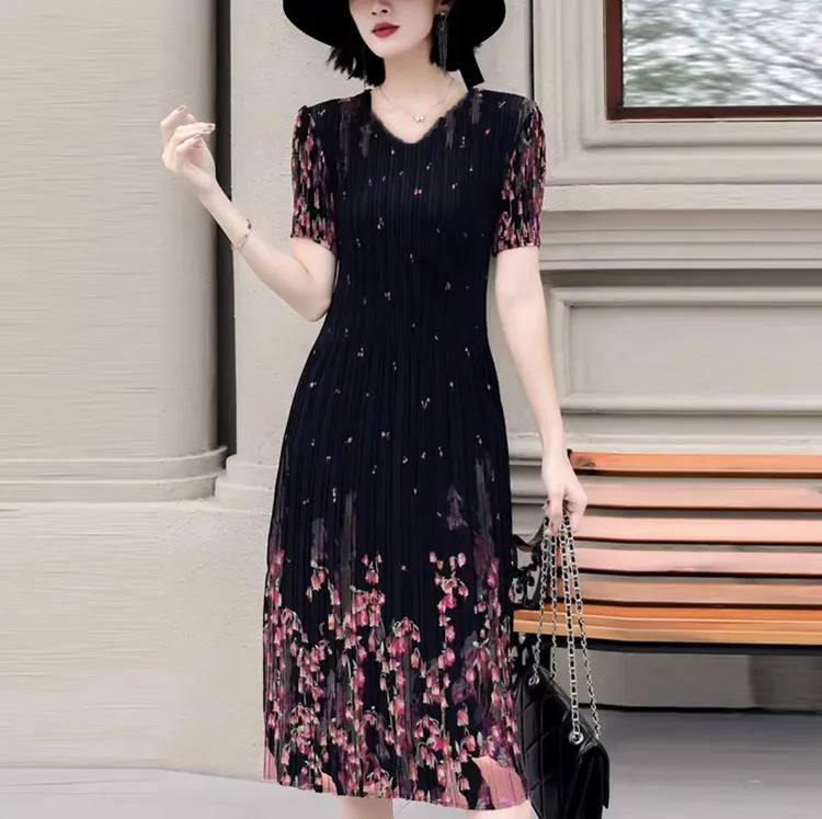 三宅褶皱遮肉显瘦女王裙2024年夏季宽松连衣裙女魔术裙气质妈妈装