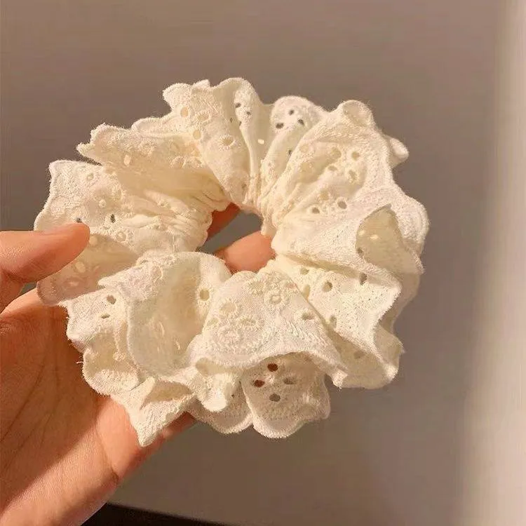 赵露思同款干净复古氛围感法式重工刺绣蕾丝米色发圈肠圈镂空头花