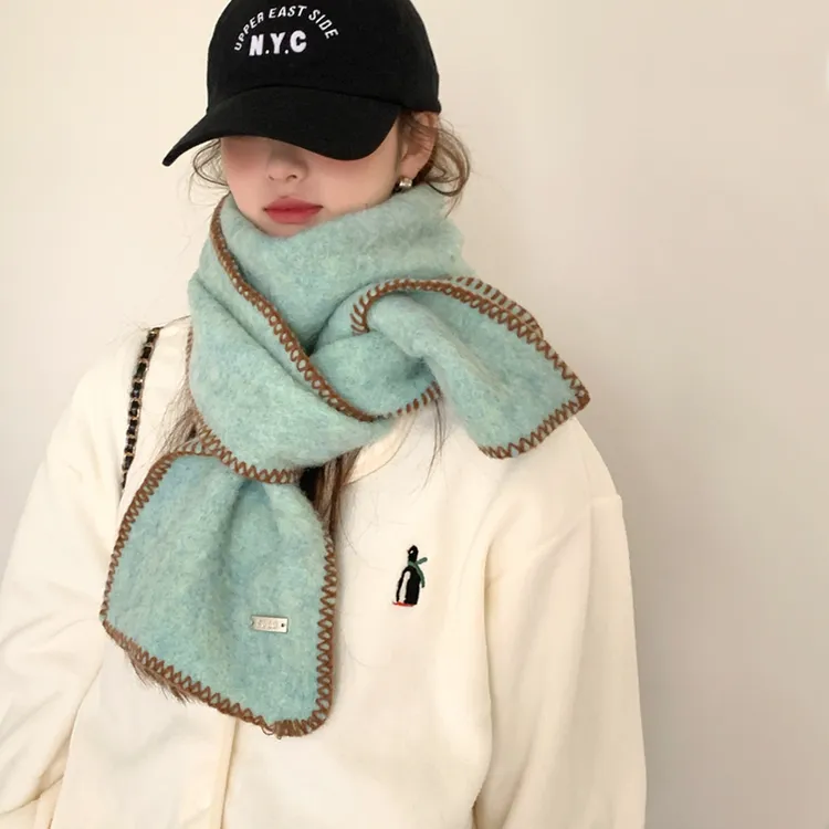 秋冬韩系氛围感针织小围巾女加厚锁边保暖纯色围脖软糯护颈百搭潮