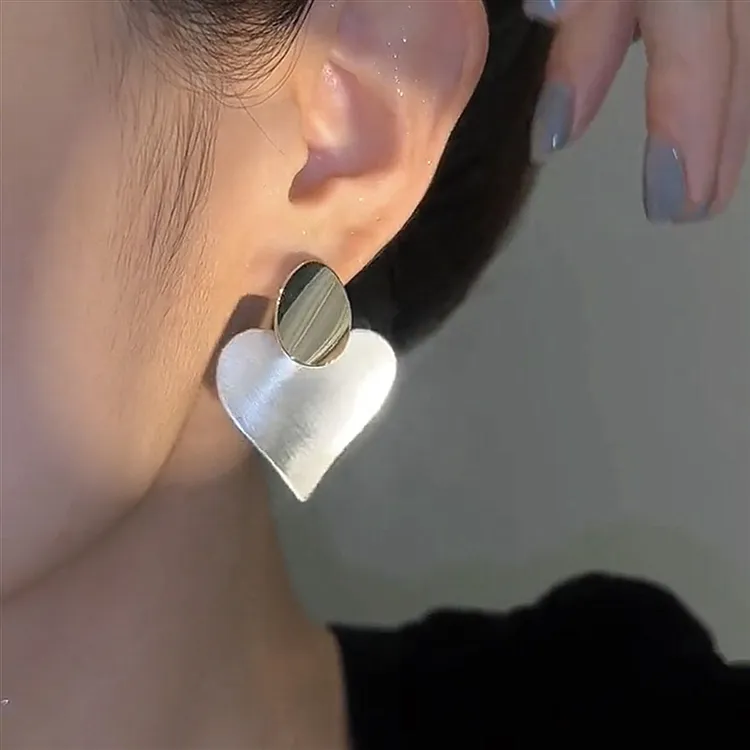 铜合金耳饰 时尚高级感ins轻奢复古港风耳环拼色爱心法式显瘦耳饰