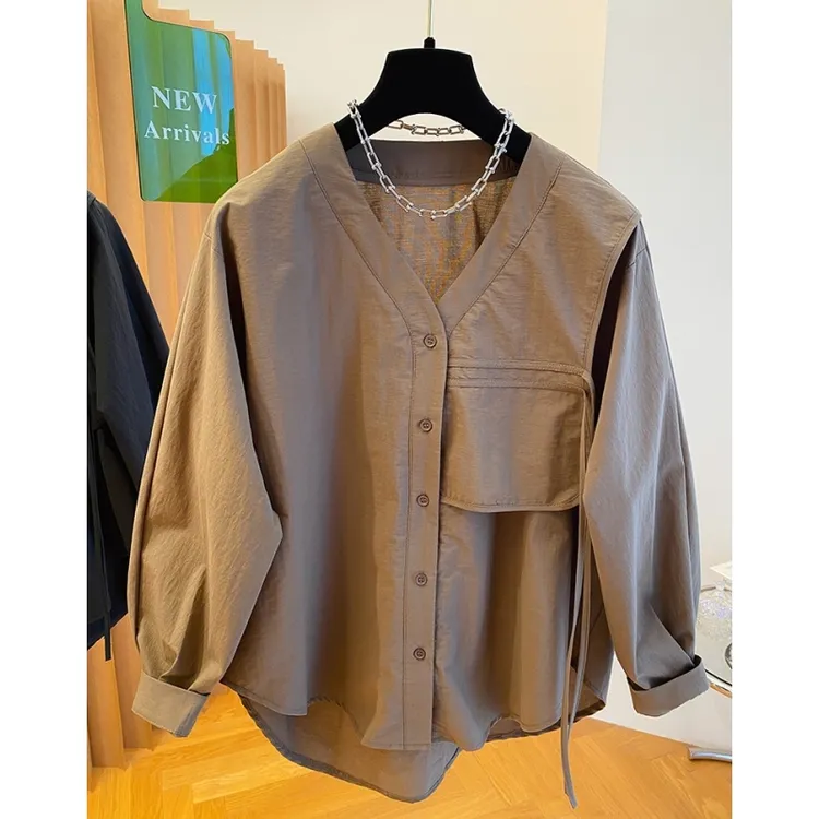 高级感咖色V领衬衫女长袖2024新款宽松休闲质感薄款棉布开衫上衣