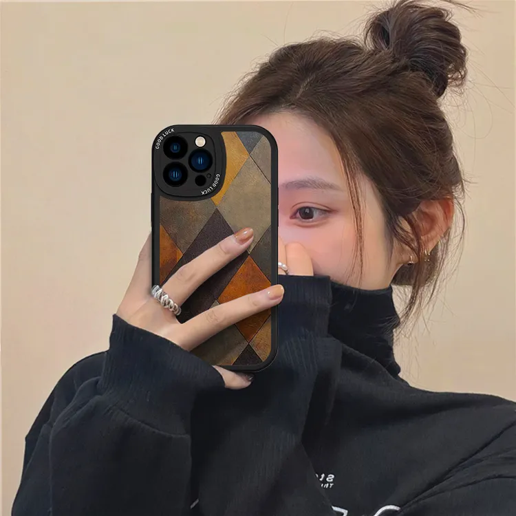 小羊皮复古撞色棱格适用苹果16promax手机壳新款iphone15Pro涂鸦