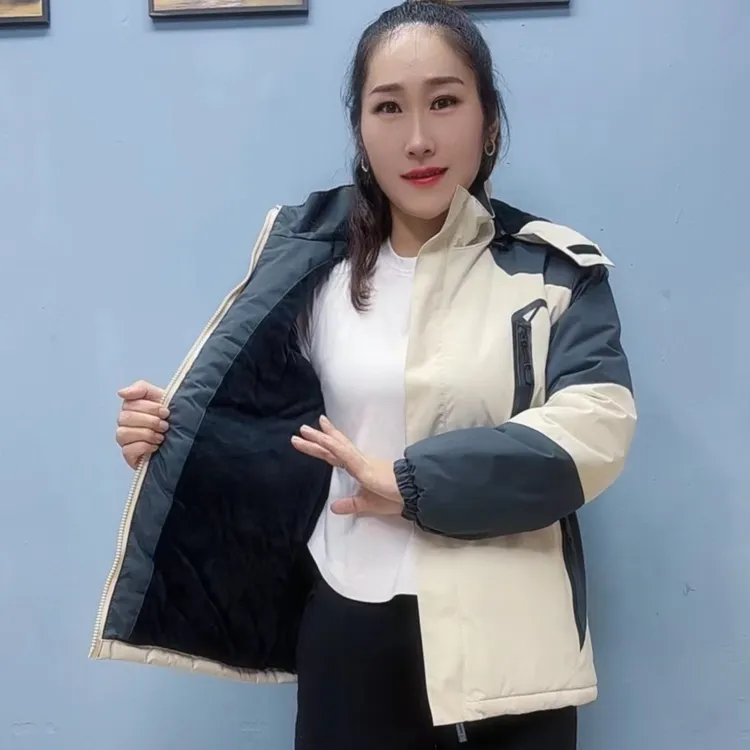 加绒加厚保暖冲锋衣女款防水软壳棉服冬季防风棉袄宽松大码冲锋衣