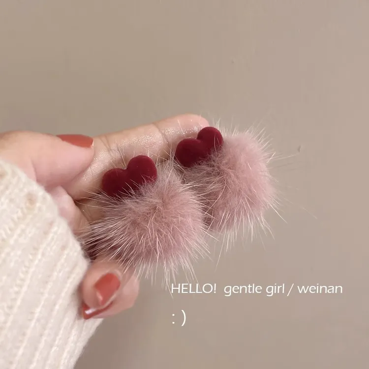 圣诞新年元旦冬季酒红丝绒心形毛绒球水貂耳环轻奢时尚温柔高级感