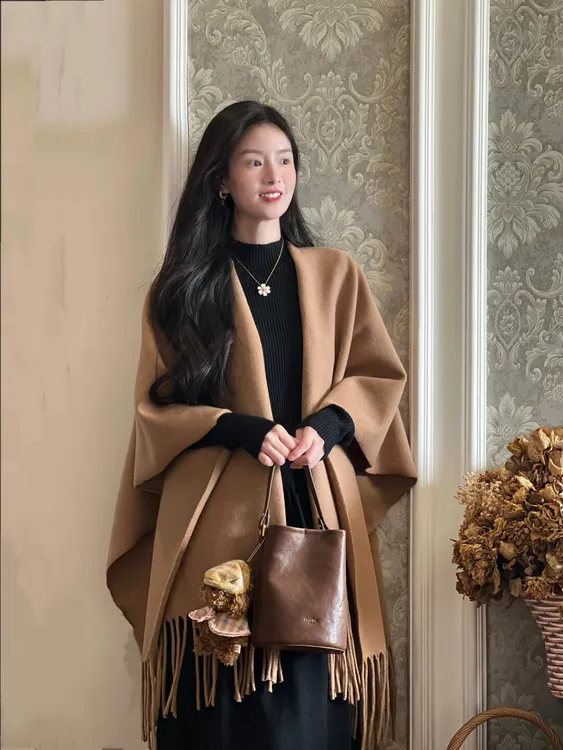 高级品质款含羊毛混纺加厚大披肩秋冬季保暖外套纯色素雅经典开衫