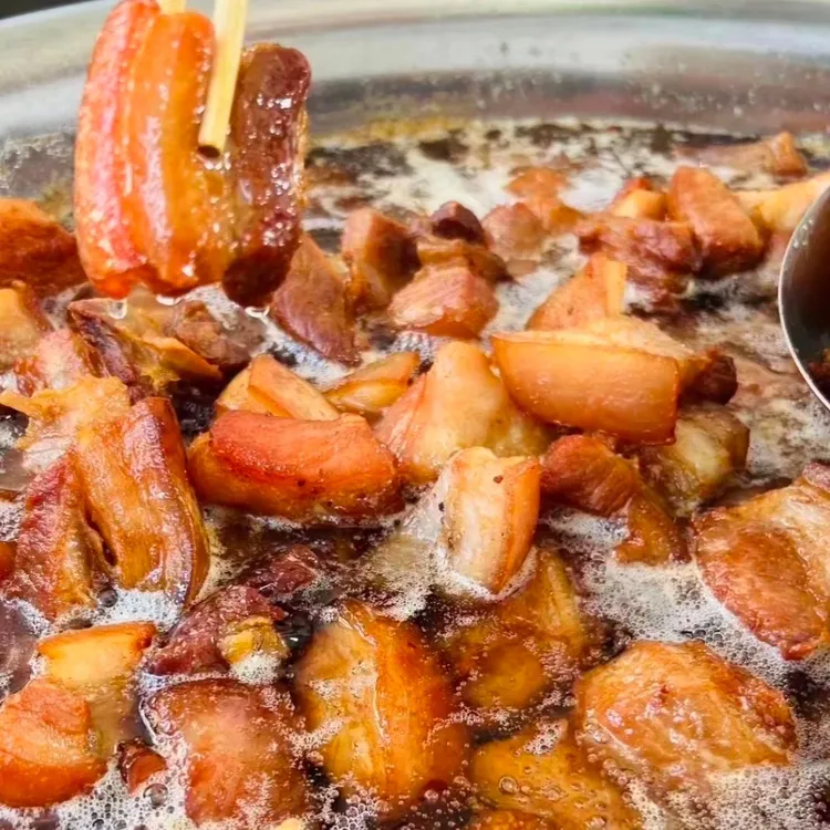 信阳特色焖罐肉坛子肉