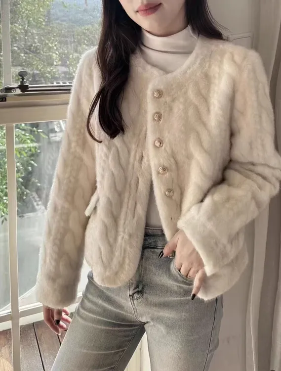 2023秋冬新款毛绒绒外套女士单排扣圆领小香风麻花气质百搭-909