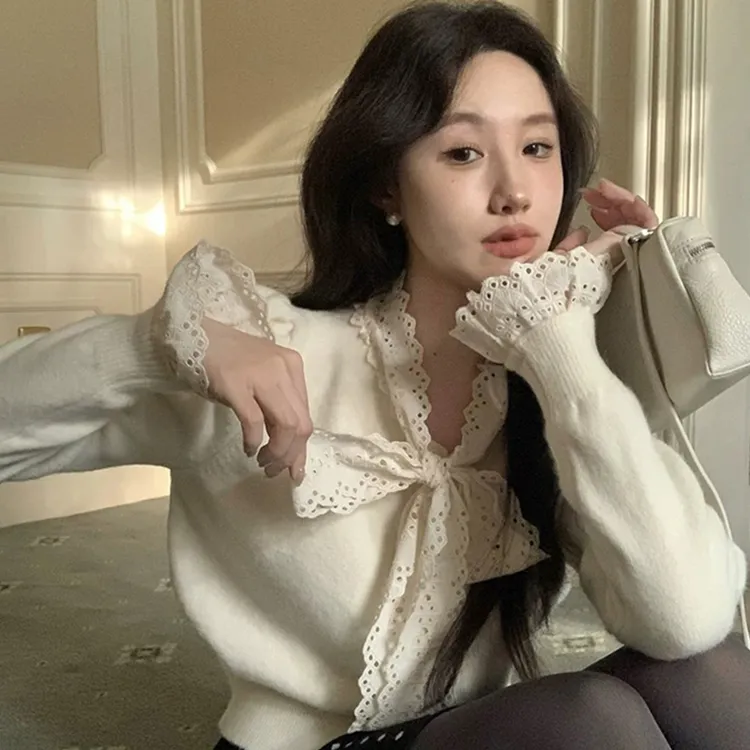 小香风2025秋季新款法式V领针织开衫长袖上衣女蕾丝蝴蝶结气质