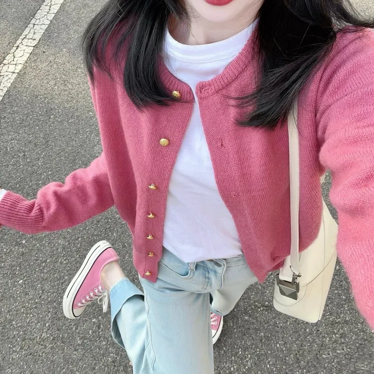 圆领金扣长袖针织开衫2025秋季新款宽松休闲时尚百搭外套女