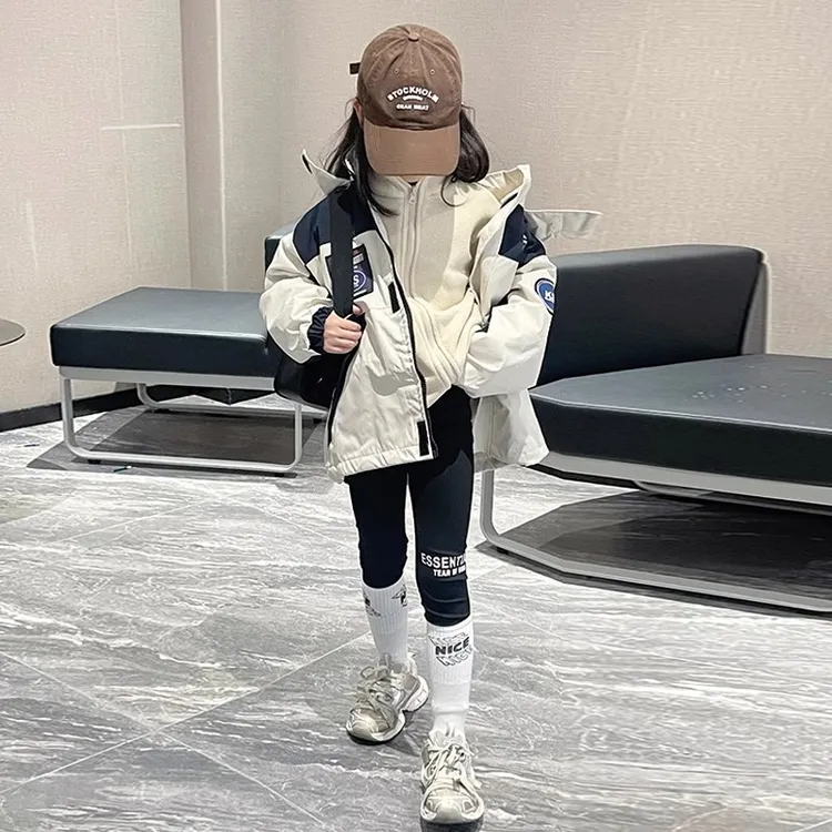 女童加厚外套秋冬2023新款小学生三合一防水冲锋衣青少年冬款风衣