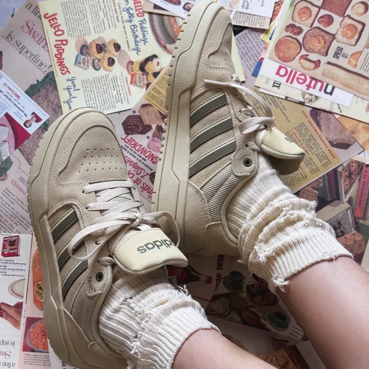 阿迪达斯三叶草女鞋休闲鞋运动户外耐磨低帮板鞋ENTRAP JS3007