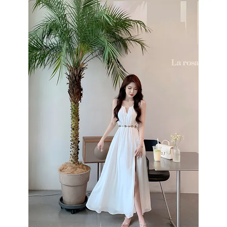 夏季新款海边度假风气质温柔收腰高级感重工镂空挂脖吊带连衣裙女