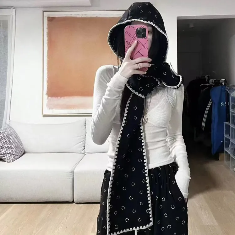 韩版ins笑脸围巾帽子一体百搭保暖围脖女冬季2024新款斗篷披肩