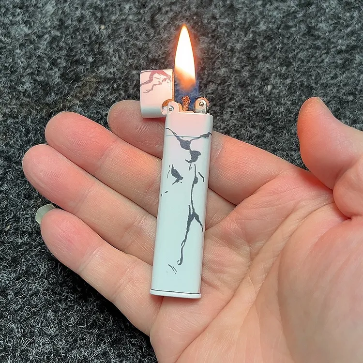 轻薄煤油打火机 薄款砂轮煤油打火机 可放入烟盒里的打火机 包邮
