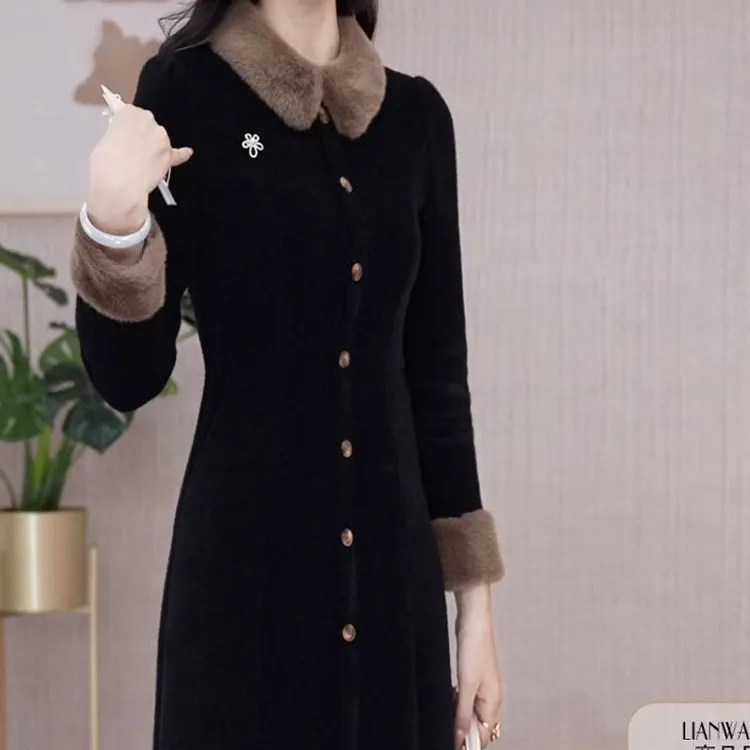 高档雪尔绒加厚连衣裙女2024冬季新款洋气修身遮肉显瘦中长款裙子