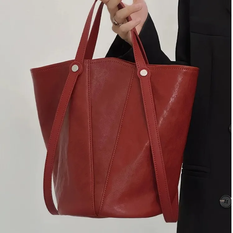 高级感复古水桶包包女2026秋冬新款大容量腋下包百搭托特包通勤包