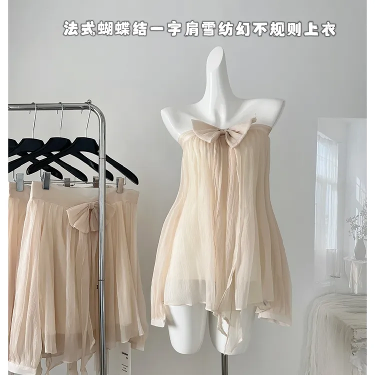 邻家女孩自制 罗马假日2024新款一字肩法式蝴蝶结不规则上衣轻奢