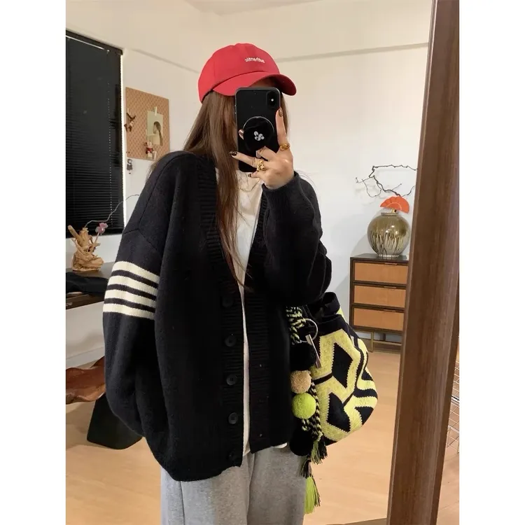 韩版学院风减龄慵懒风宽松针织开衫针织毛衣女秋冬V领时尚外套