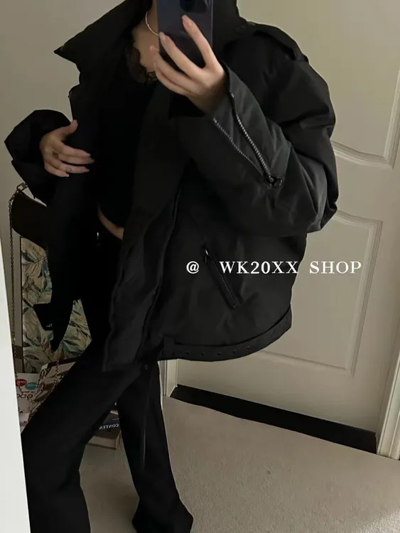 好洋气啊 宽松有点机车风感觉的保暖黑色羽绒服外套