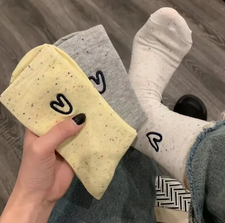 甜美点子纱爱心袜子女秋季款中筒袜ins潮流日系百搭堆堆袜运动袜