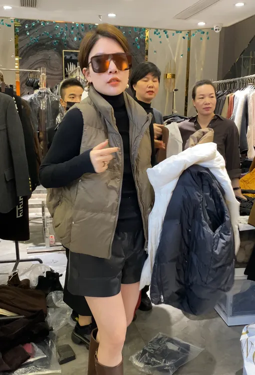 JING2023冬季新款892301百搭白鸭绒羽绒服马甲保暖马夹背心女士