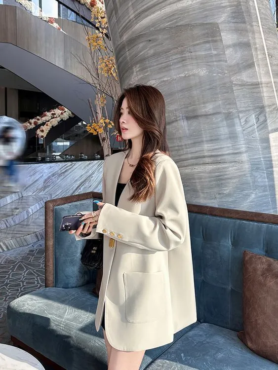 杏色西装外套女2025春秋新款韩版设计感小众休闲百搭职业西服上衣