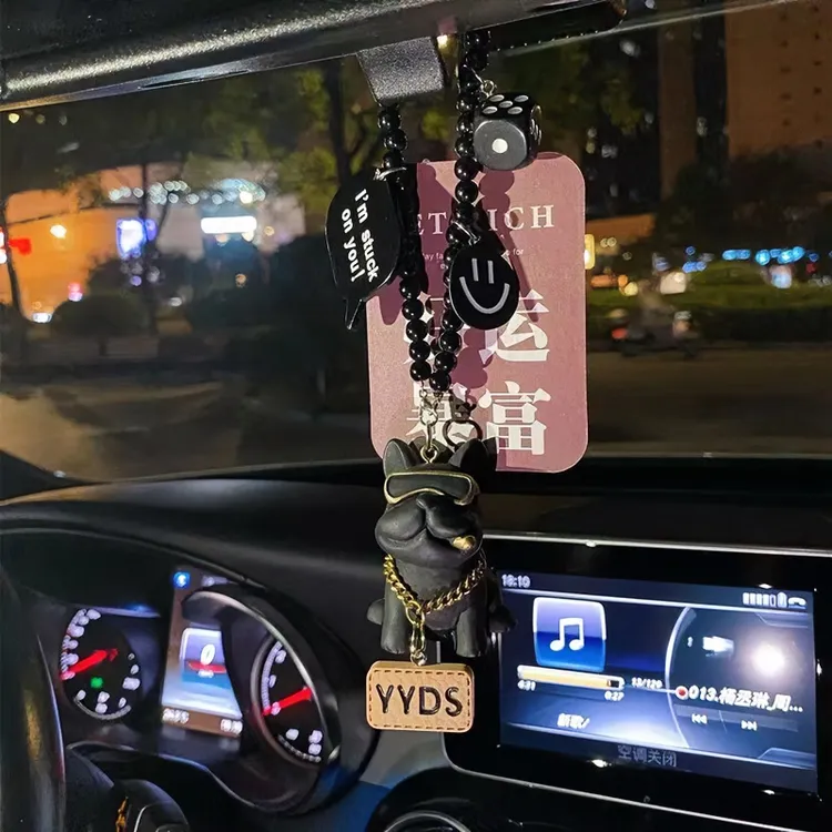 创意小狗汽车后视镜香薰挂件创意卡通斗牛犬车内挂饰个性公仔饰品