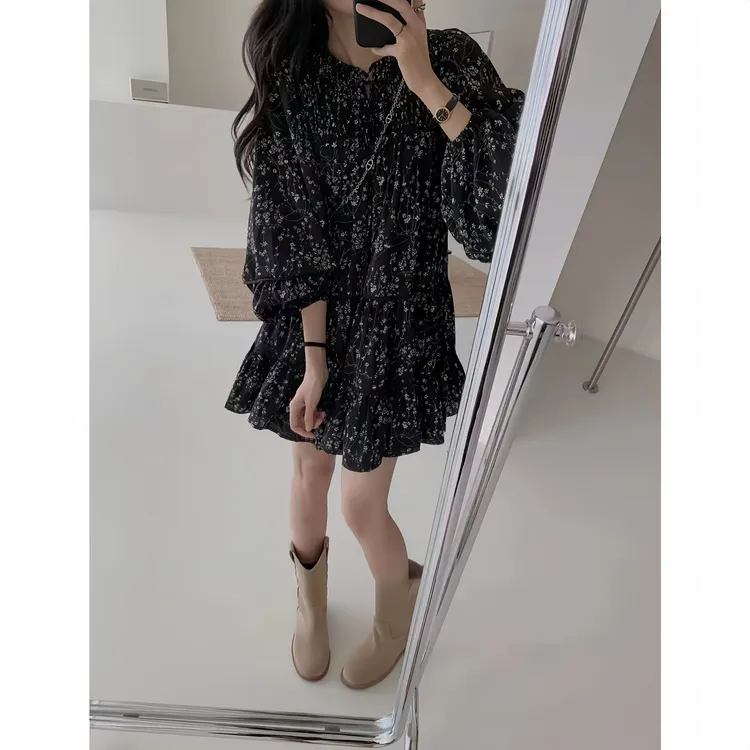 大码女装法式长袖碎花连衣裙秋季新款皮衣外套宽松显瘦百搭a字裙