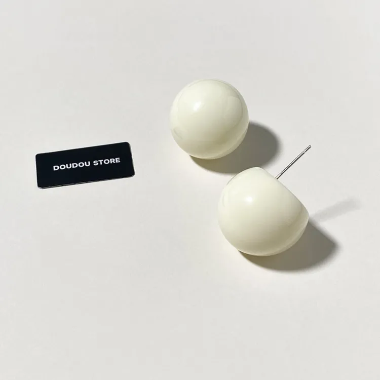 非金属树脂耳饰 奶油白洋气复古白色几何圆球耳环糖果耳钉气质